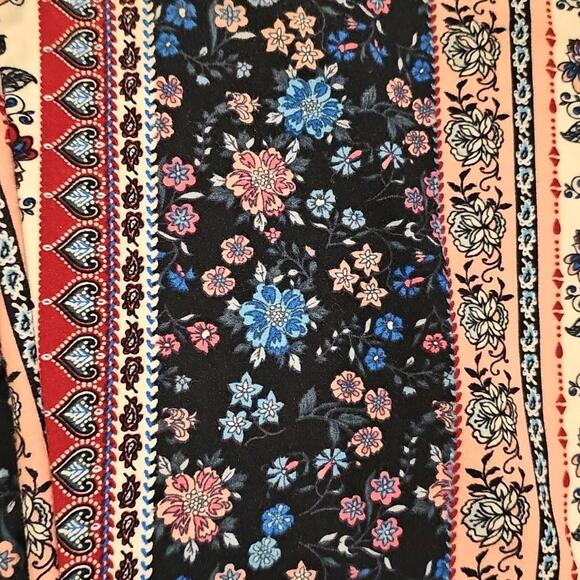 No Boundaries Floral & Camo Flared Leggings Bundle Sz XL 15-17 Flare Super Soft - Picture 7 of 7